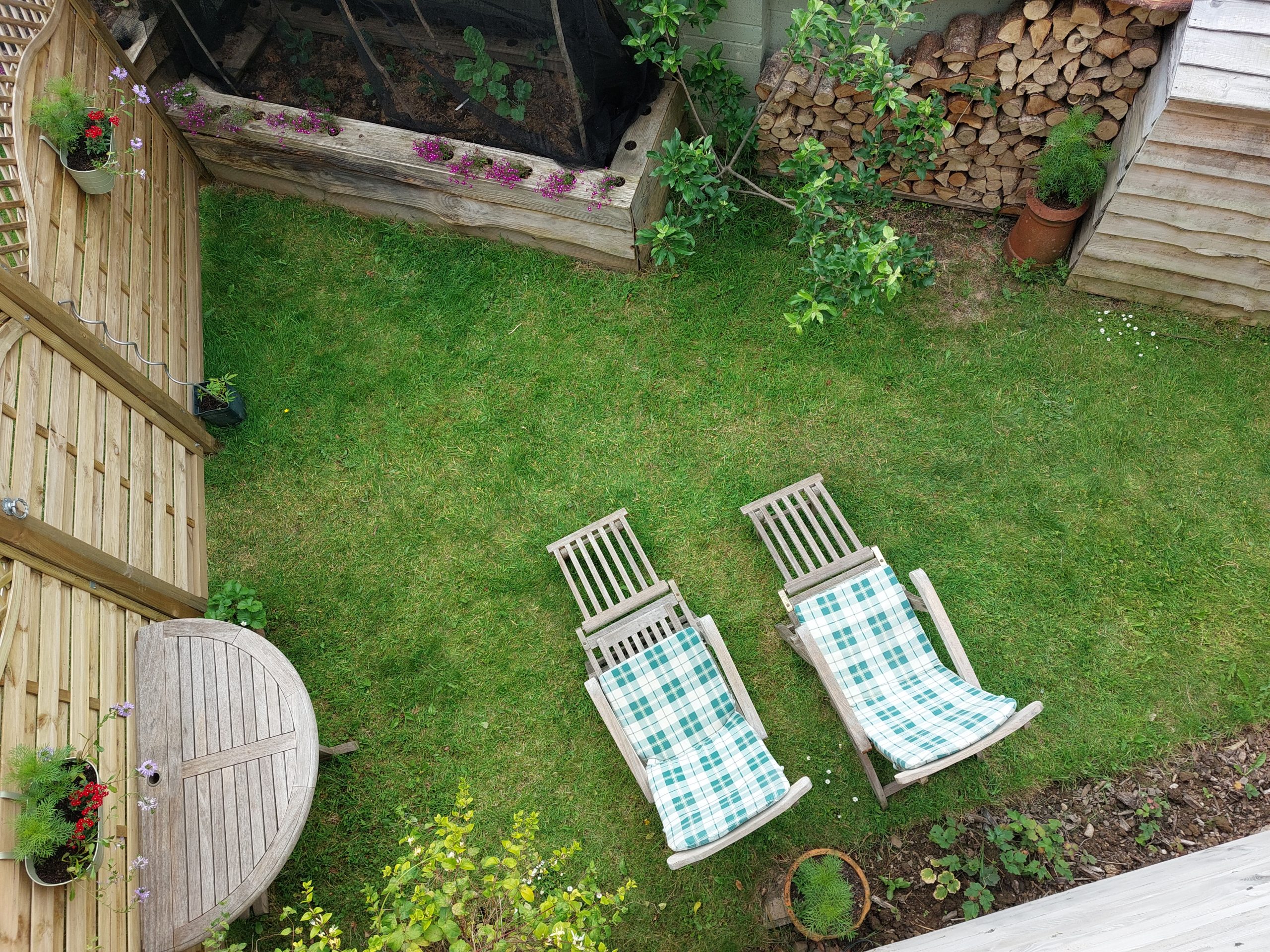 Your own private garden with wooden steamers, table and chairs at The Swallows, Bishopston. Your own private garden with wooden steamers, table and chairs at The Swallows, Bishopston.