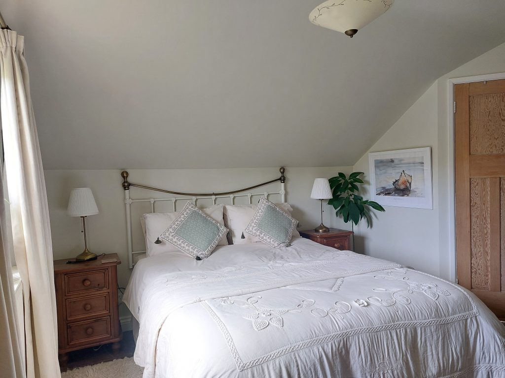 King size ensuite accommodation on Gower.