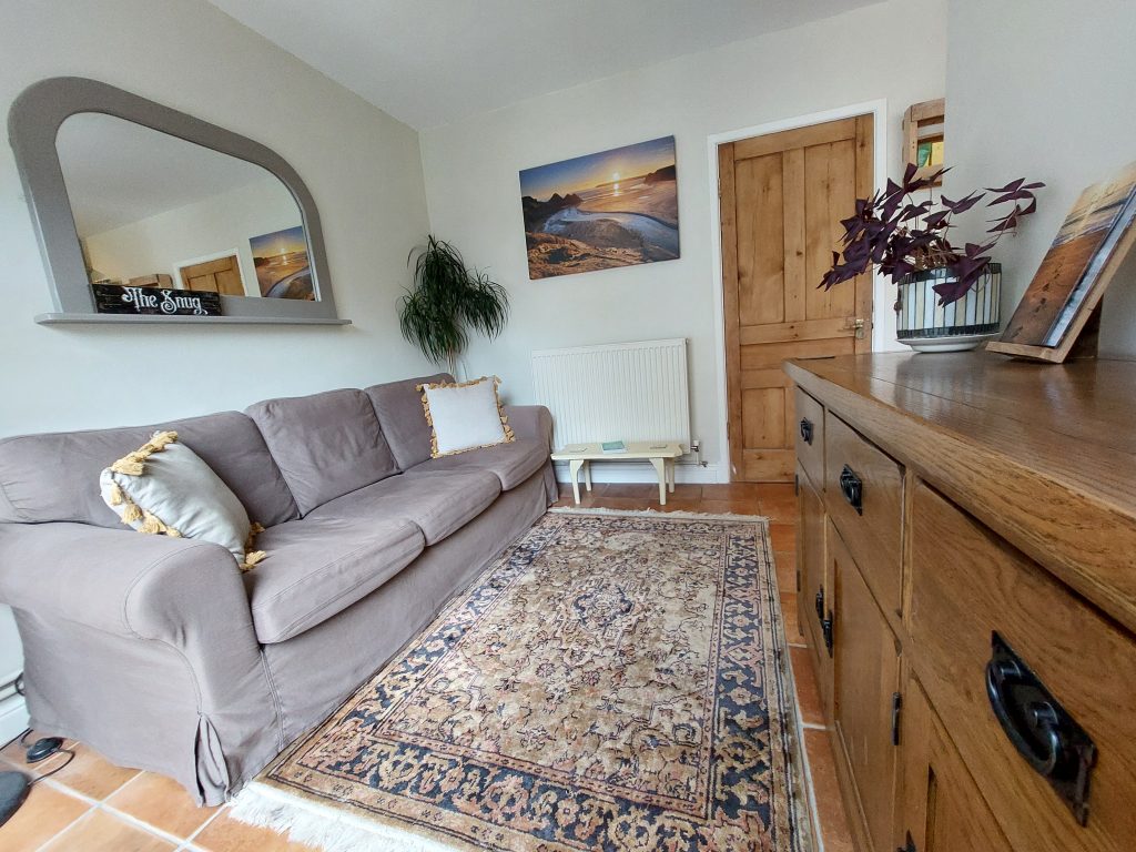 The Snug - Self Contained Apartment - South Side at The Swallows, Bishopston, Gower, Swansea