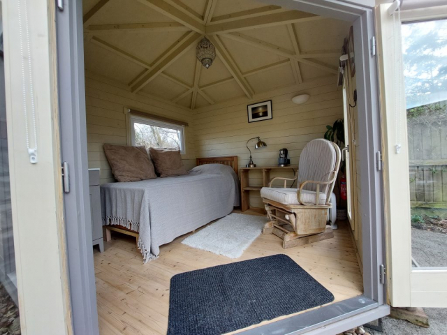Day Bed - Wooden Cabin - South Side - The Swallows - Bishopston - Gower - Swansea Day Bed - Wooden Cabin - South Side - The Swallows - Bishopston - Gower - Swansea