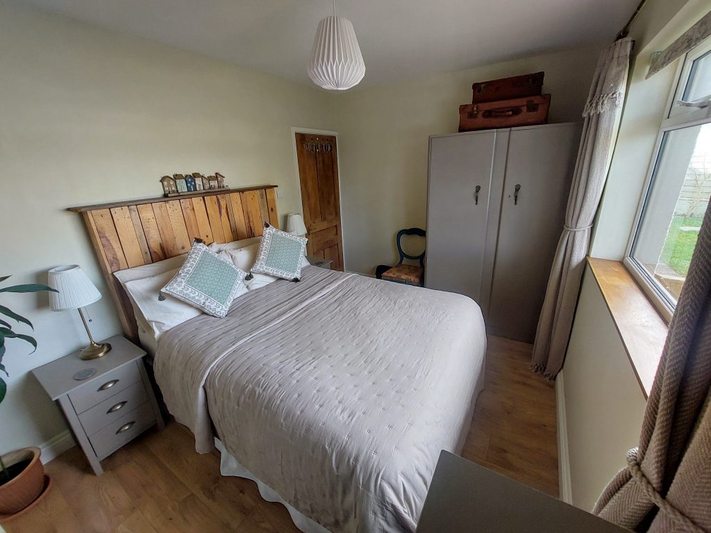 Double Bedroom - South Side - The Swallows. Self Catering Accommodation in Gower, Swansea